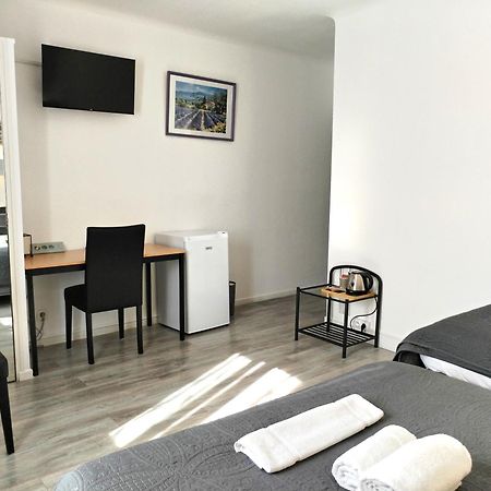 Hotel La Bastide D'Entraigues Bagian luar foto