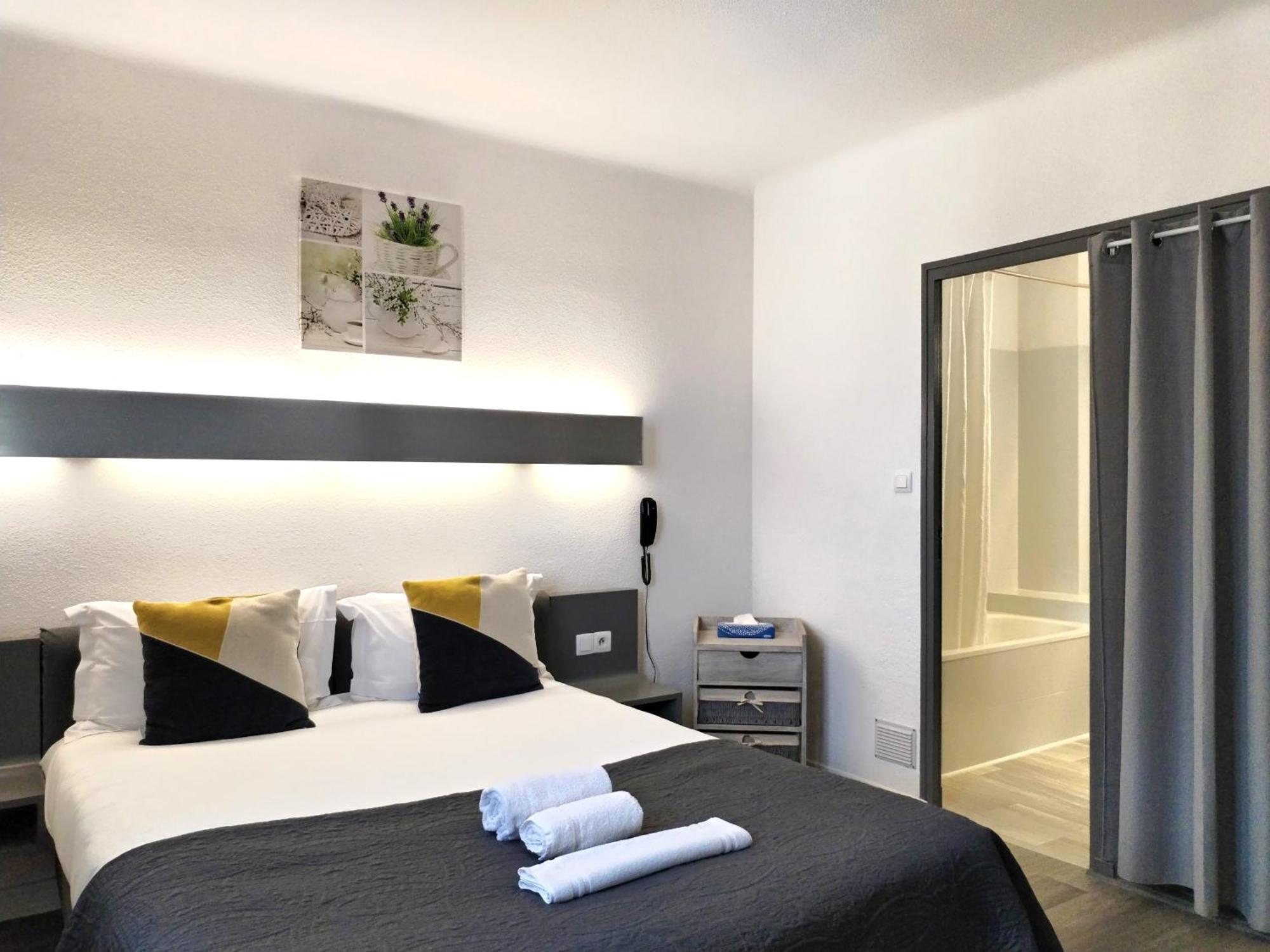 Hotel La Bastide D'Entraigues Bagian luar foto