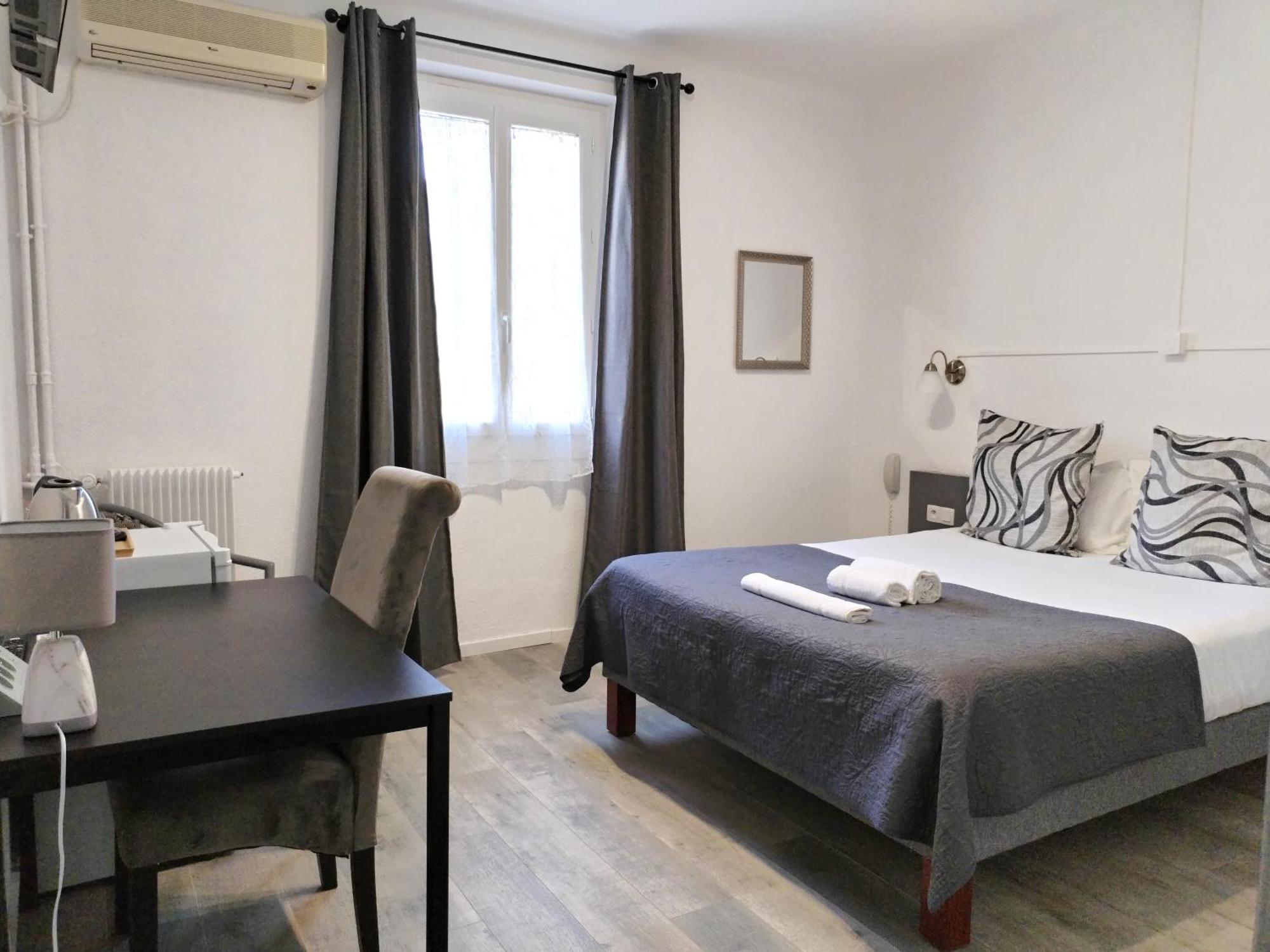 Hotel La Bastide D'Entraigues Bagian luar foto