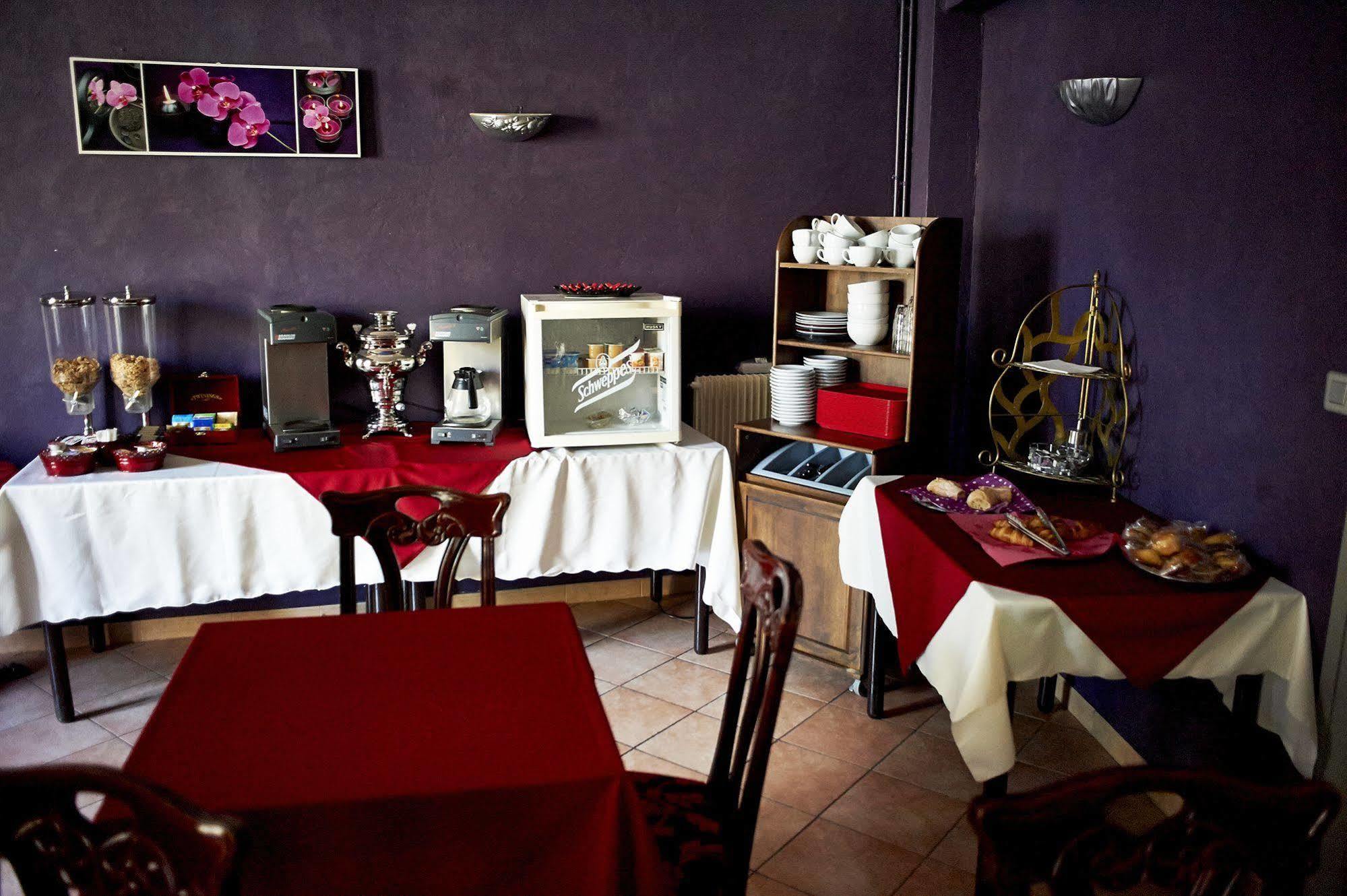 Hotel La Bastide D'Entraigues Bagian luar foto